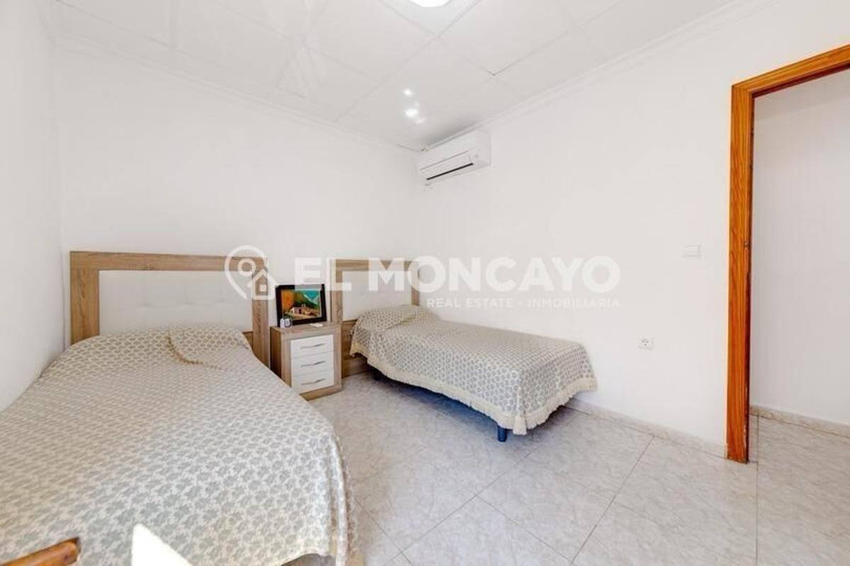 House in Guardamar del Segura, Alicante, Spain 3 bedrooms, 106 sq.m. No. 149071