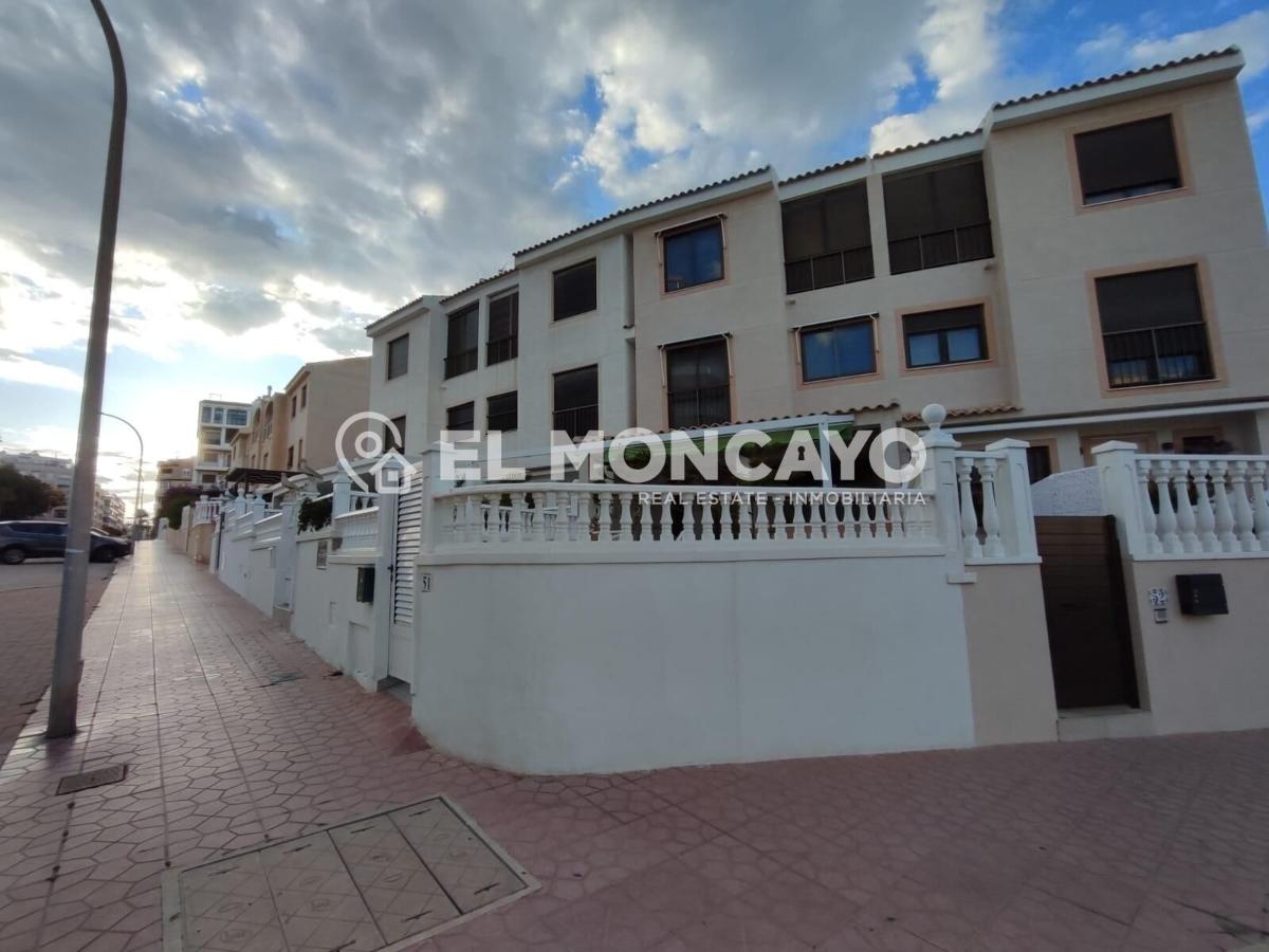 House in Guardamar del Segura, Alicante, Spain 4 bedrooms, 179 sq.m. No. 149069