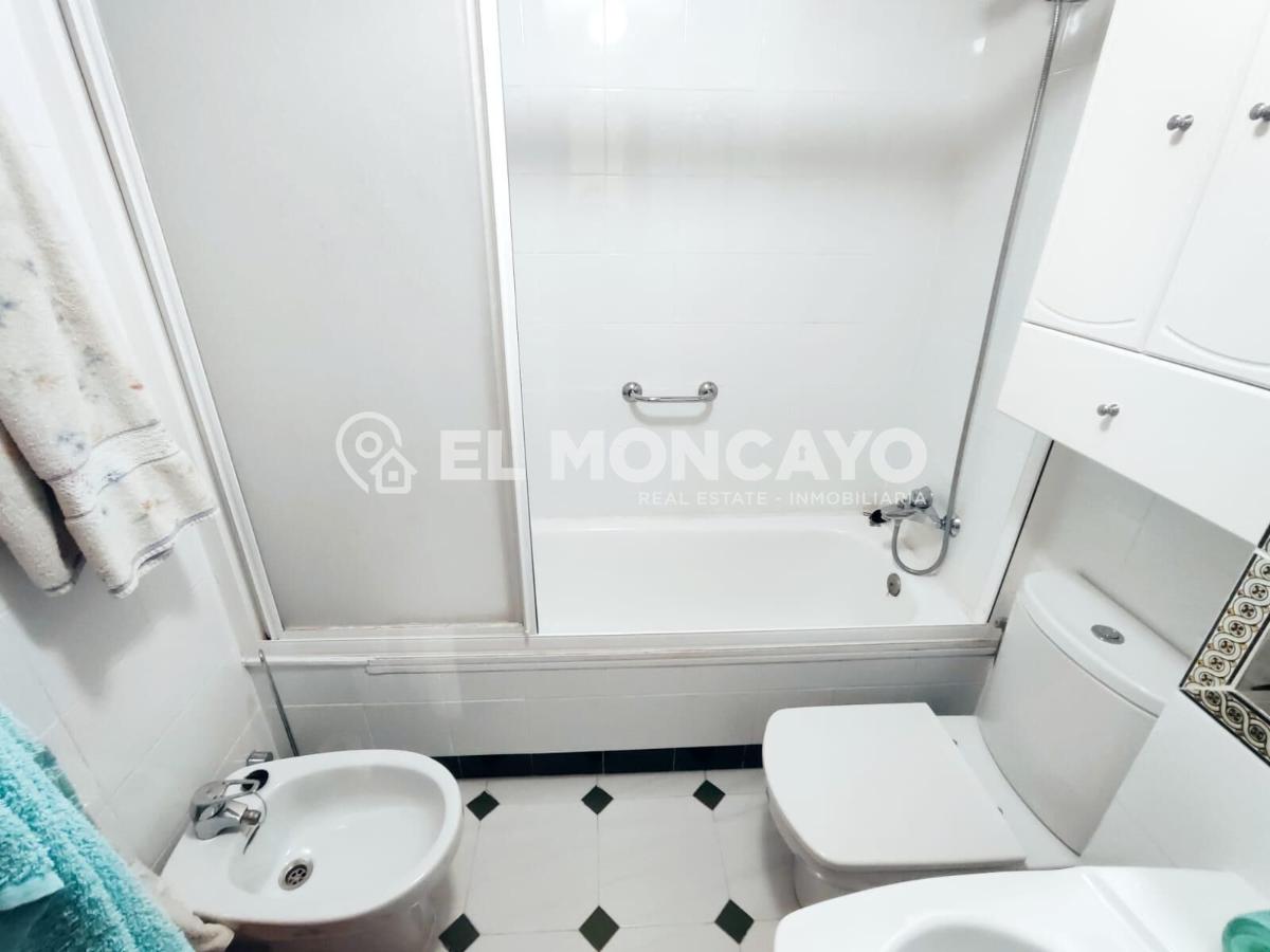House in Guardamar del Segura, Alicante, Spain 4 bedrooms, 179 sq.m. No. 149069