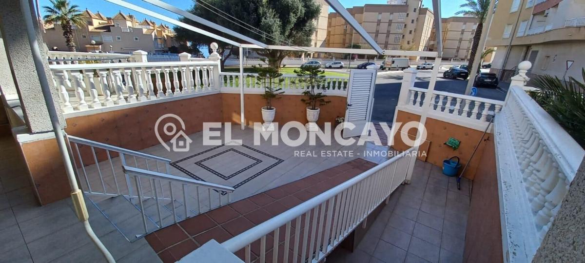 House in Guardamar del Segura, Alicante, Spain 4 bedrooms, 179 sq.m. No. 149069