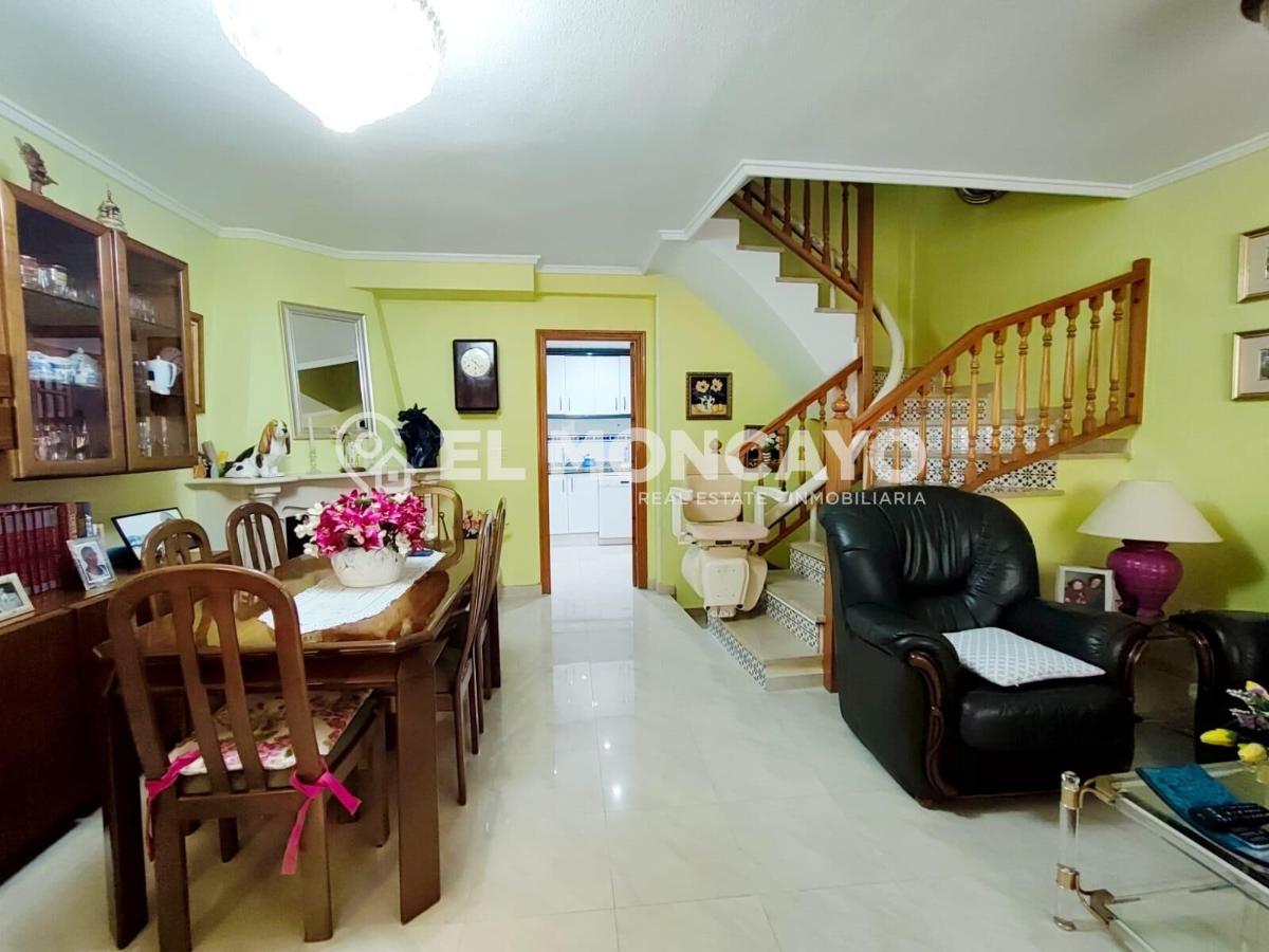 House in Guardamar del Segura, Alicante, Spain 4 bedrooms, 179 sq.m. No. 149069