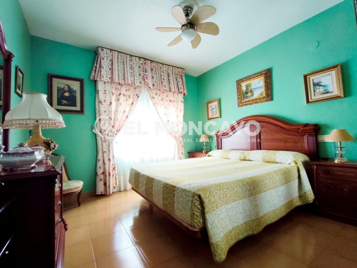 House in Guardamar del Segura, Alicante, Spain 4 bedrooms, 179 sq.m. No. 149069