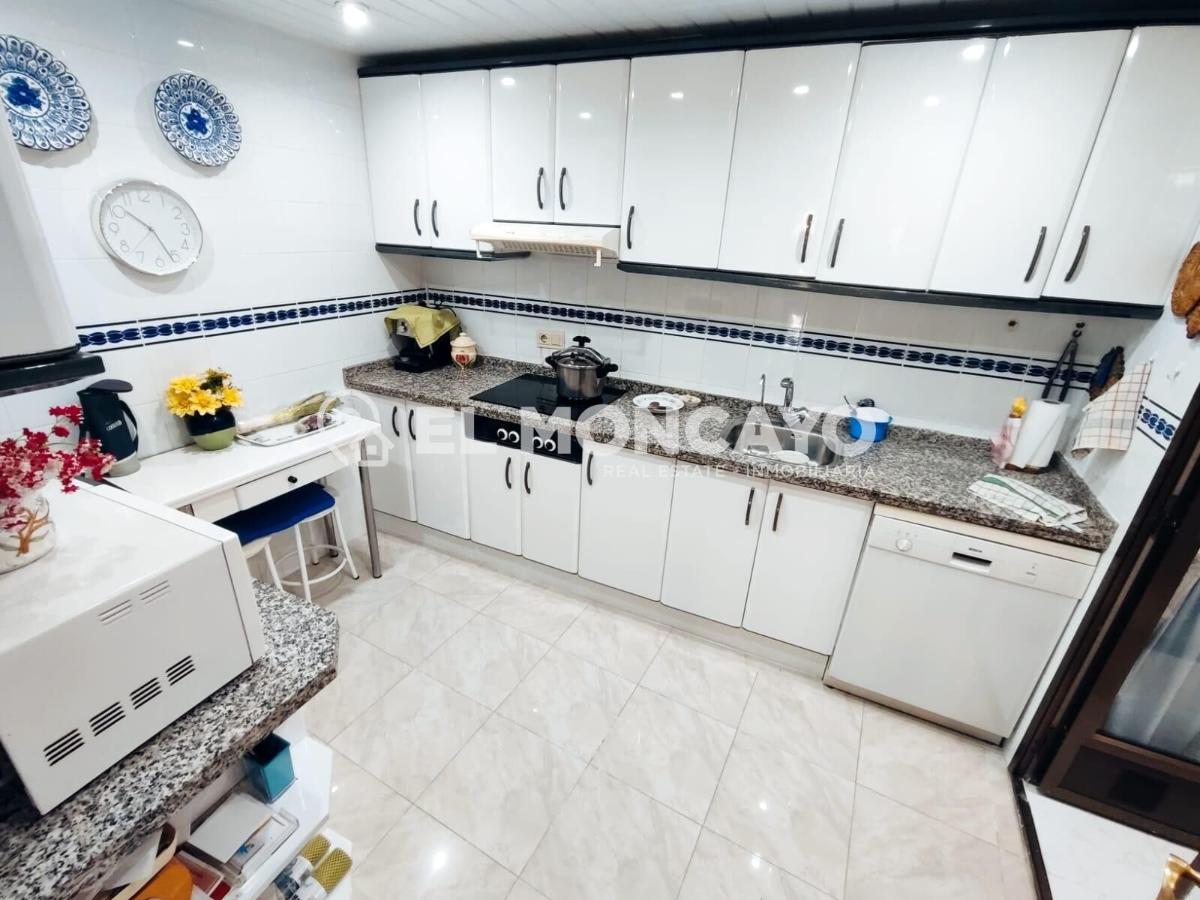 House in Guardamar del Segura, Alicante, Spain 4 bedrooms, 179 sq.m. No. 149069