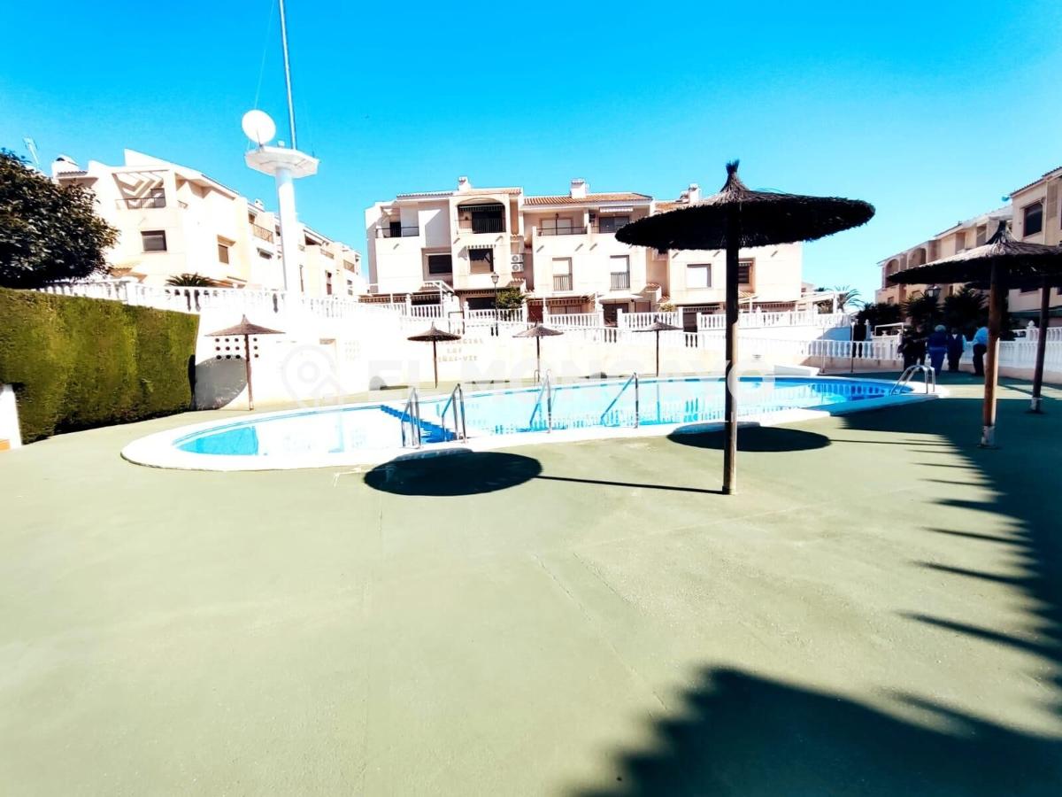 House in Guardamar del Segura, Alicante, Spain 4 bedrooms, 179 sq.m. No. 149069