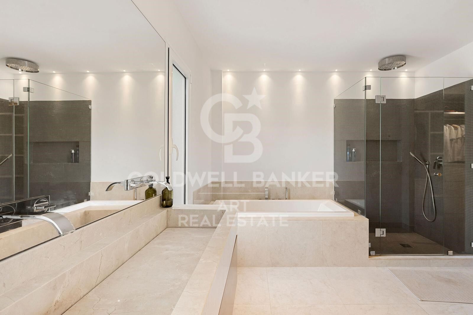 Duplex in Marbella, Malaga, Spain 4 bedrooms, 232 sq.m. No. 158170