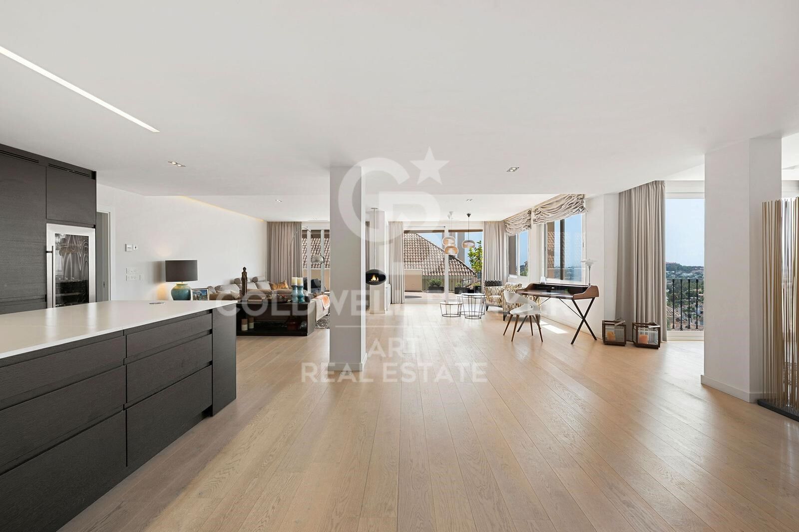 Duplex in Marbella, Malaga, Spain 4 bedrooms, 232 sq.m. No. 158170