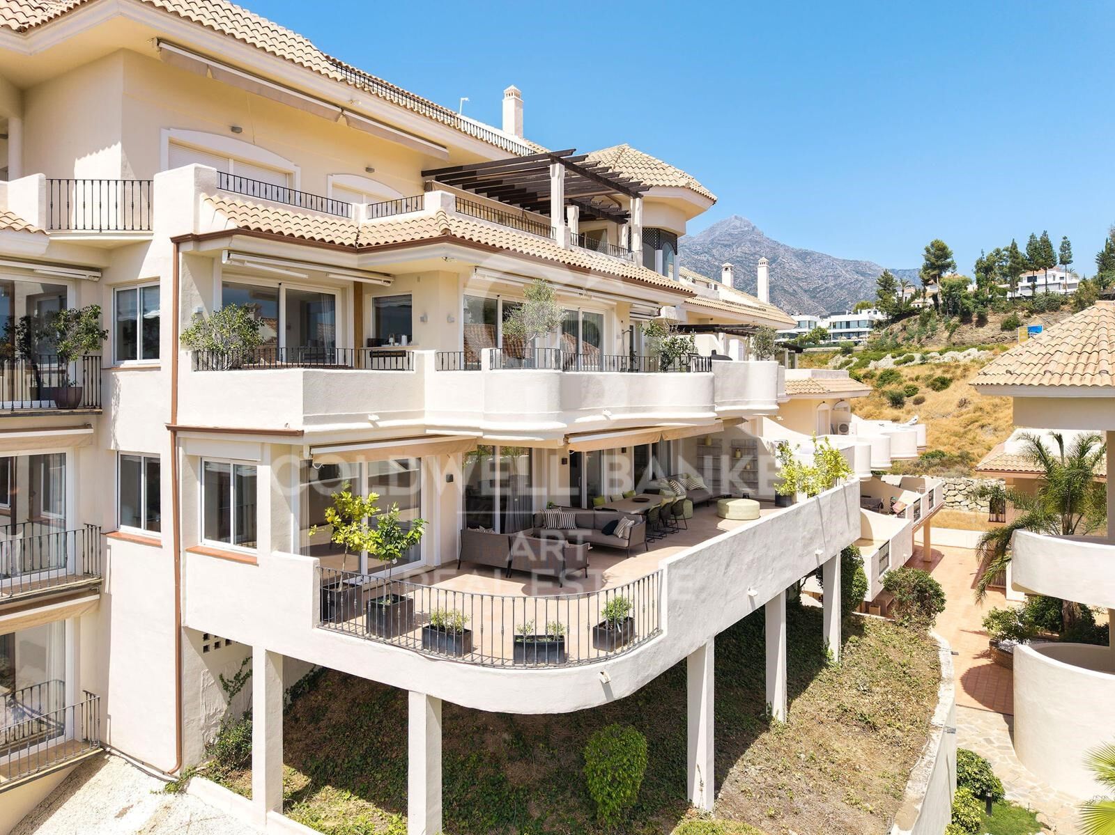 Duplex in Marbella, Malaga, Spain 4 bedrooms, 232 sq.m. No. 158170