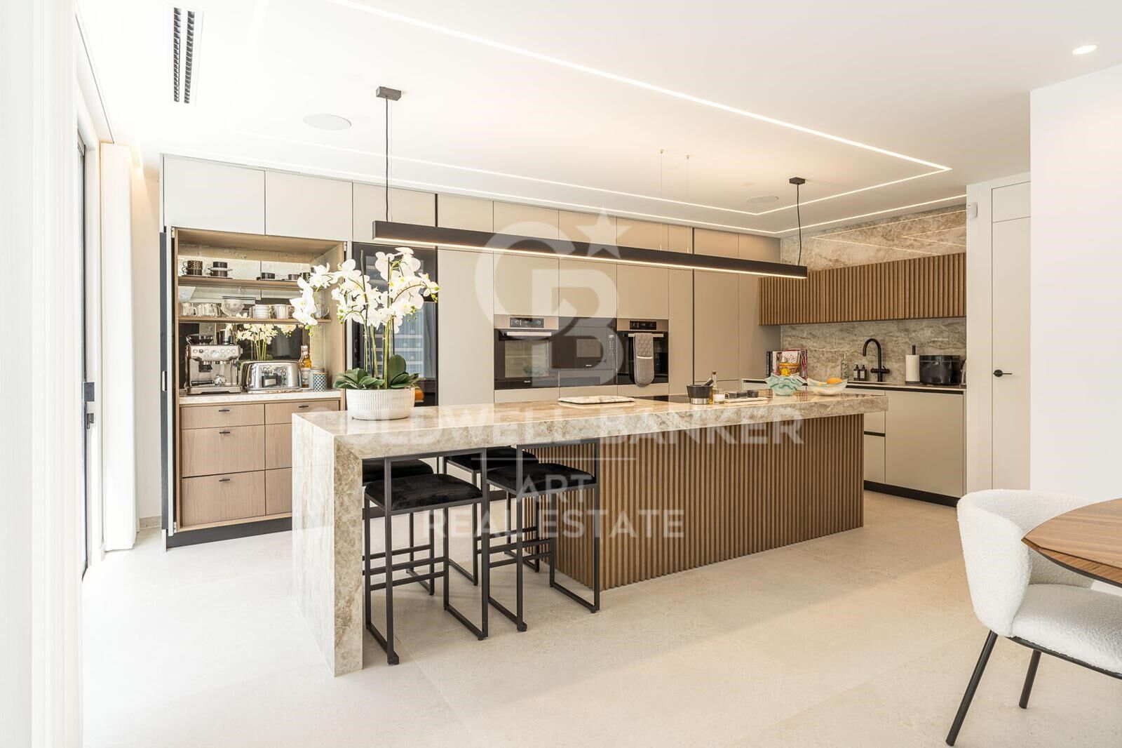 Villa in Marbella, Malaga, Spain 4 bedrooms, 360 sq.m. No. 158171