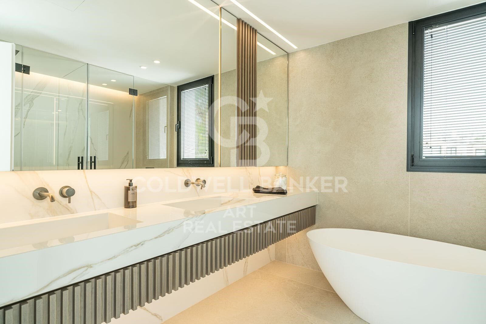 Villa in Marbella, Malaga, Spain 4 bedrooms, 360 sq.m. No. 158171