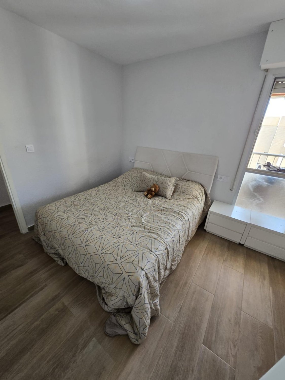 Apartment in Torrevieja, Alicante, Spain 2 bedrooms, 90 sq.m. No. 182128
