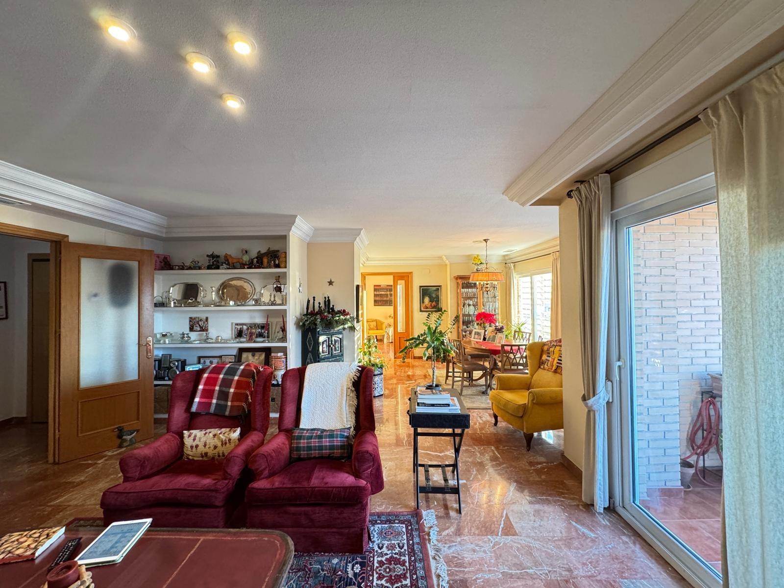 Apartment à Torrevieja, Alicante, Espagne 4 chambres, 256 m2 No. 147730