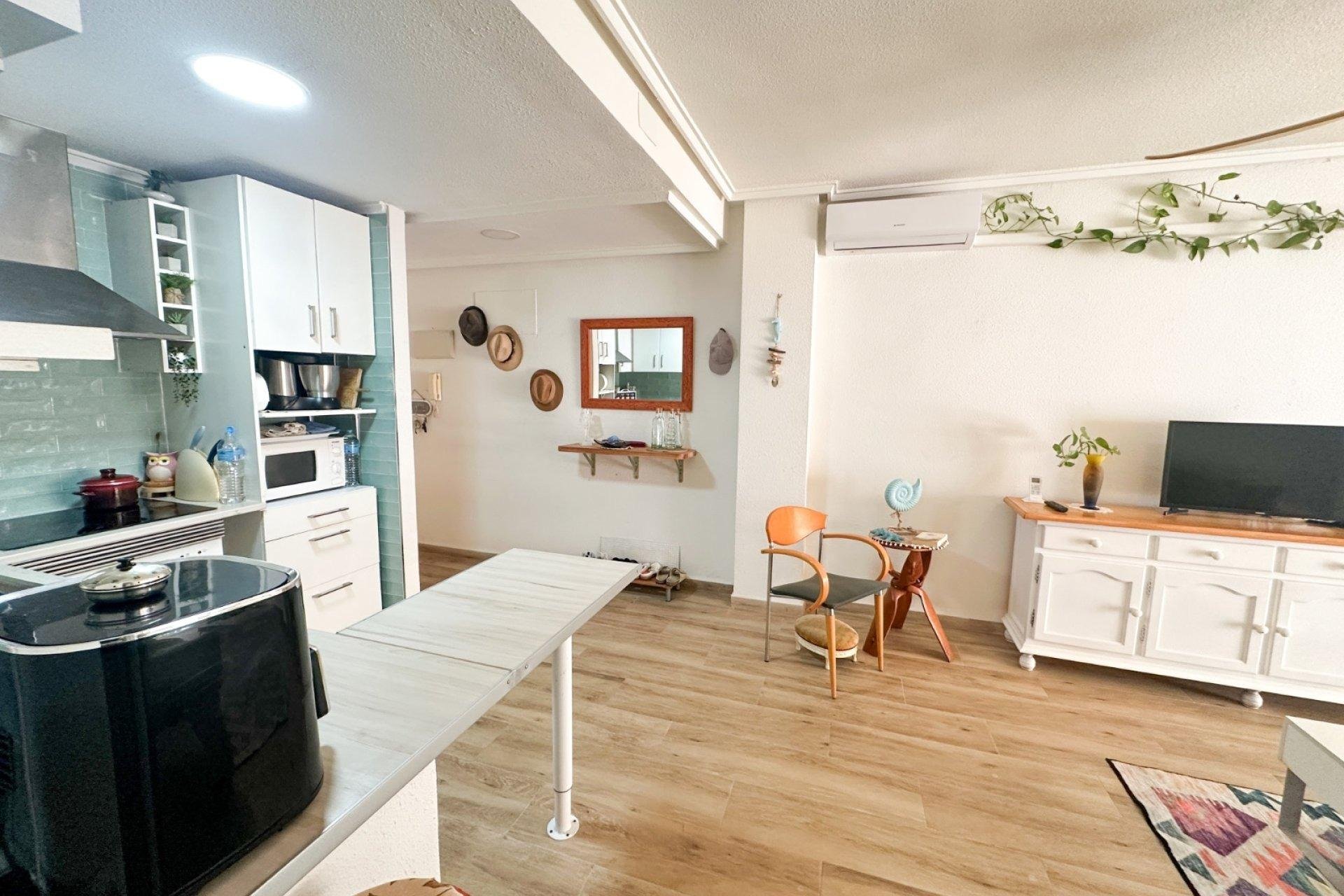 Dzīvoklis Torrevieja, Alicante, Spānijā 2 istabas, 64 m2 Nr. 164913