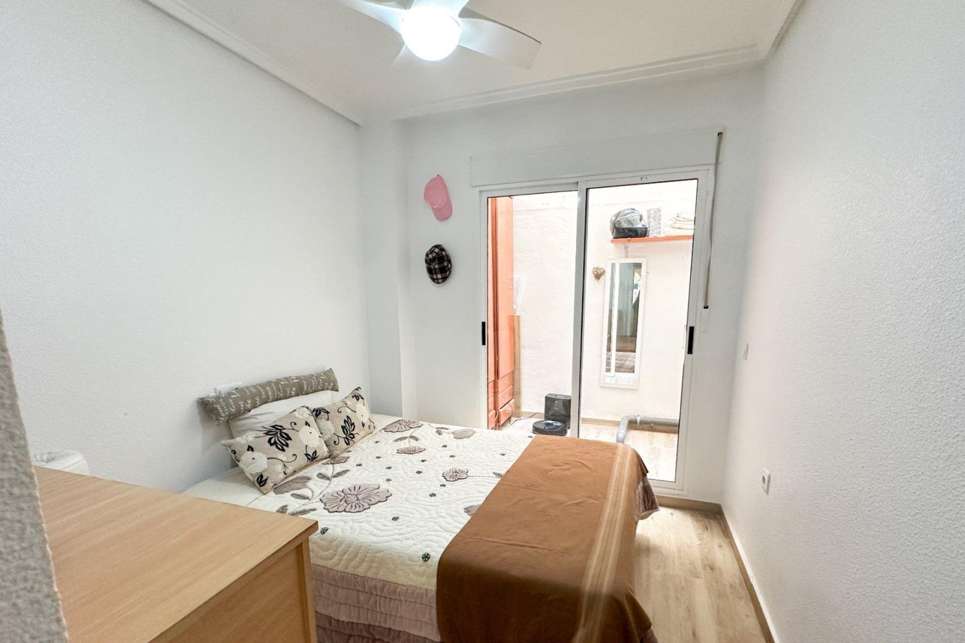 Dzīvoklis Torrevieja, Alicante, Spānijā 2 istabas, 64 m2 Nr. 164913