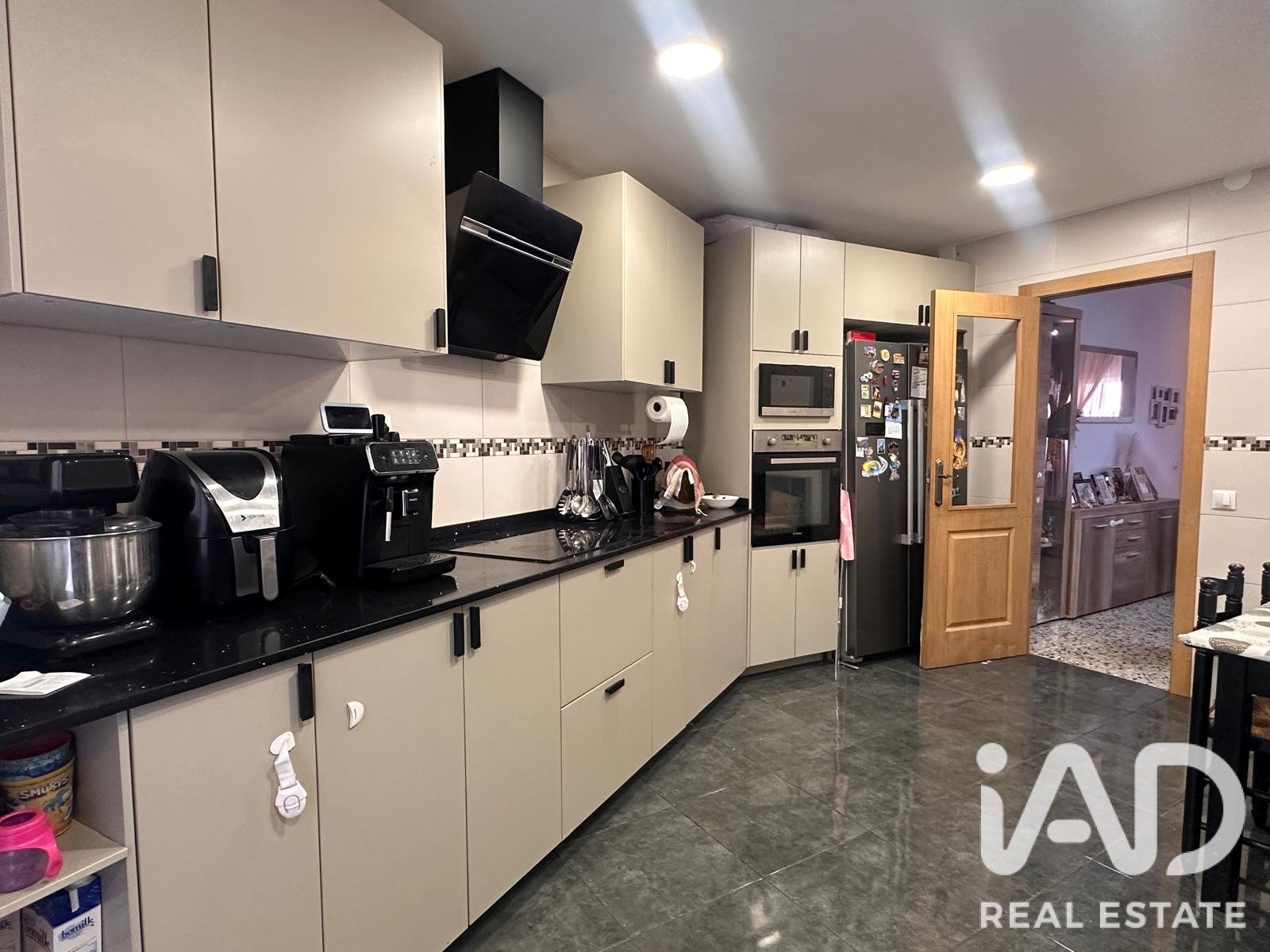 Apartament w Sant Andreu de la Barca, Barcelona, Hiszpania 5 sypialni, 172 mkw. nr 187834