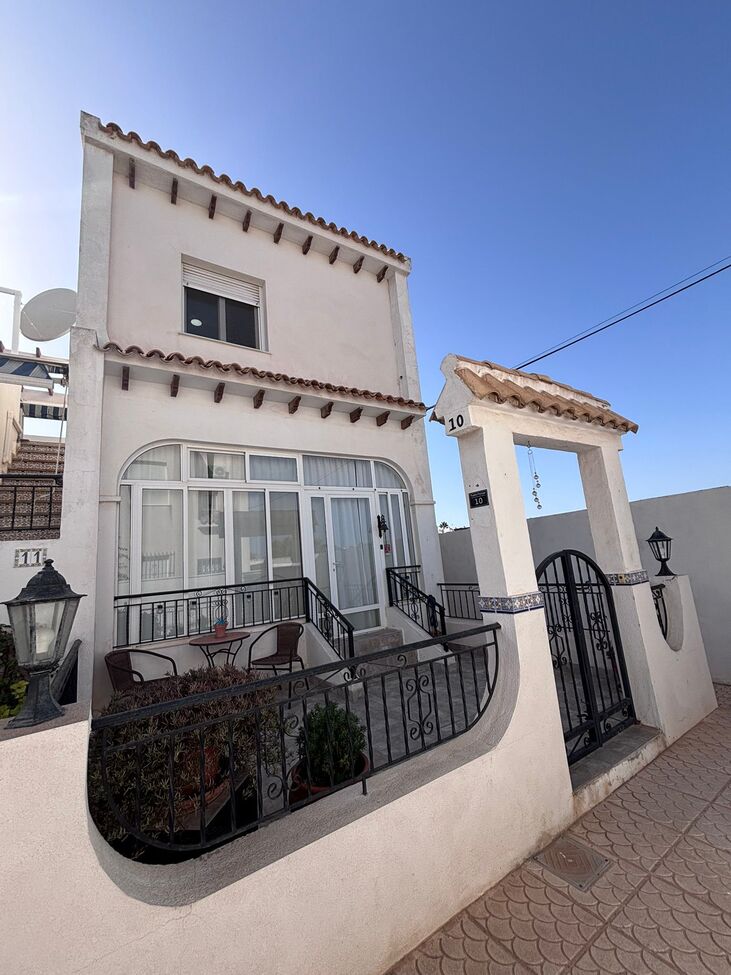 Townhouse à Villamartin, Alicante, Espagne 2 chambres, 96 m2 No. 195550