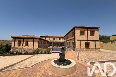 Zemes gabals Albacete, Spānijā 7400000 m2 Nr. 187982