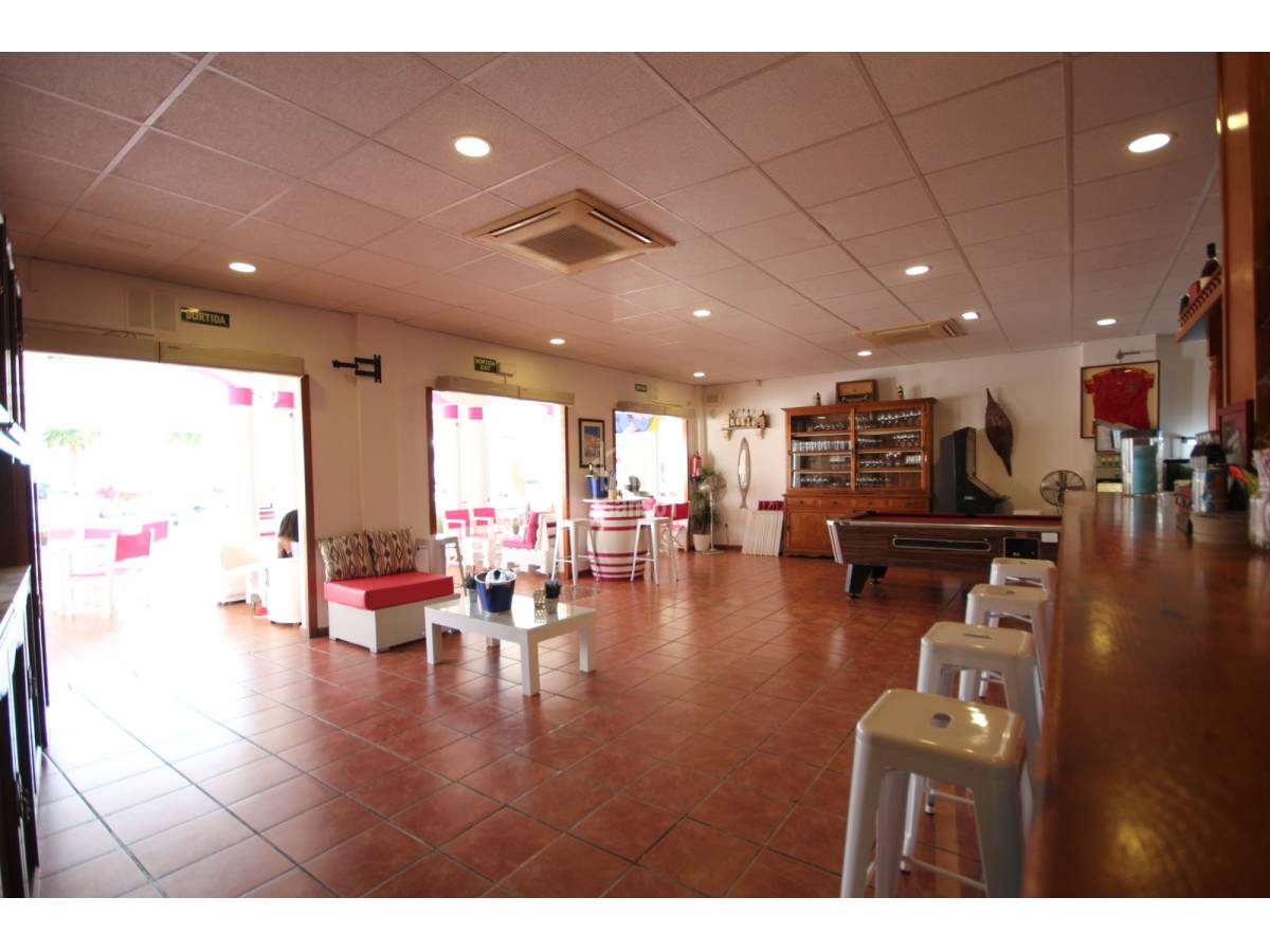 Café/restaurang i Cala'n Bosch, Menorca, Spanien 172 kvm. Nr. 138291
