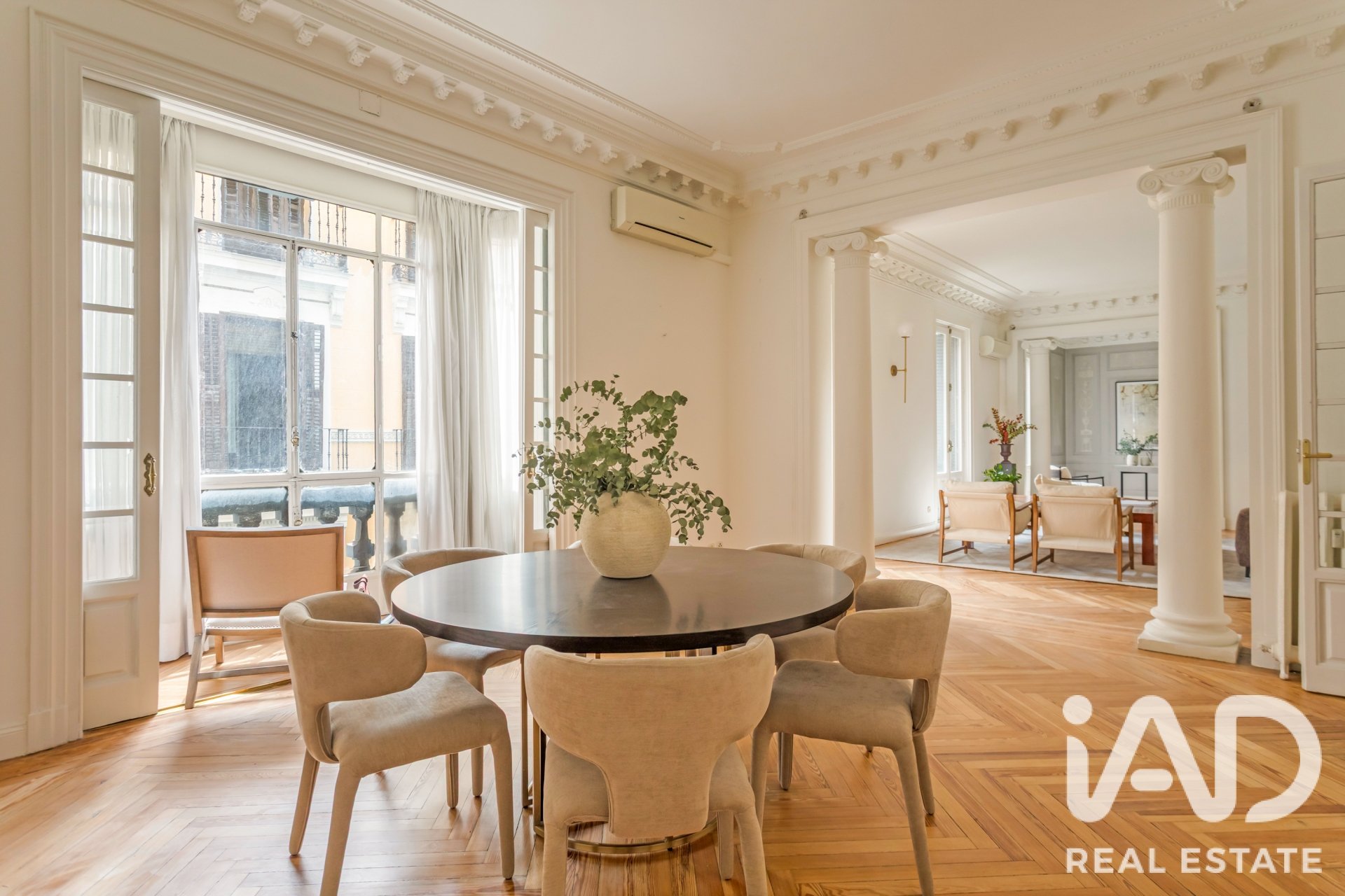Apartamento en Madrid, España 3 dormitorios, 246 m2 No. 187763