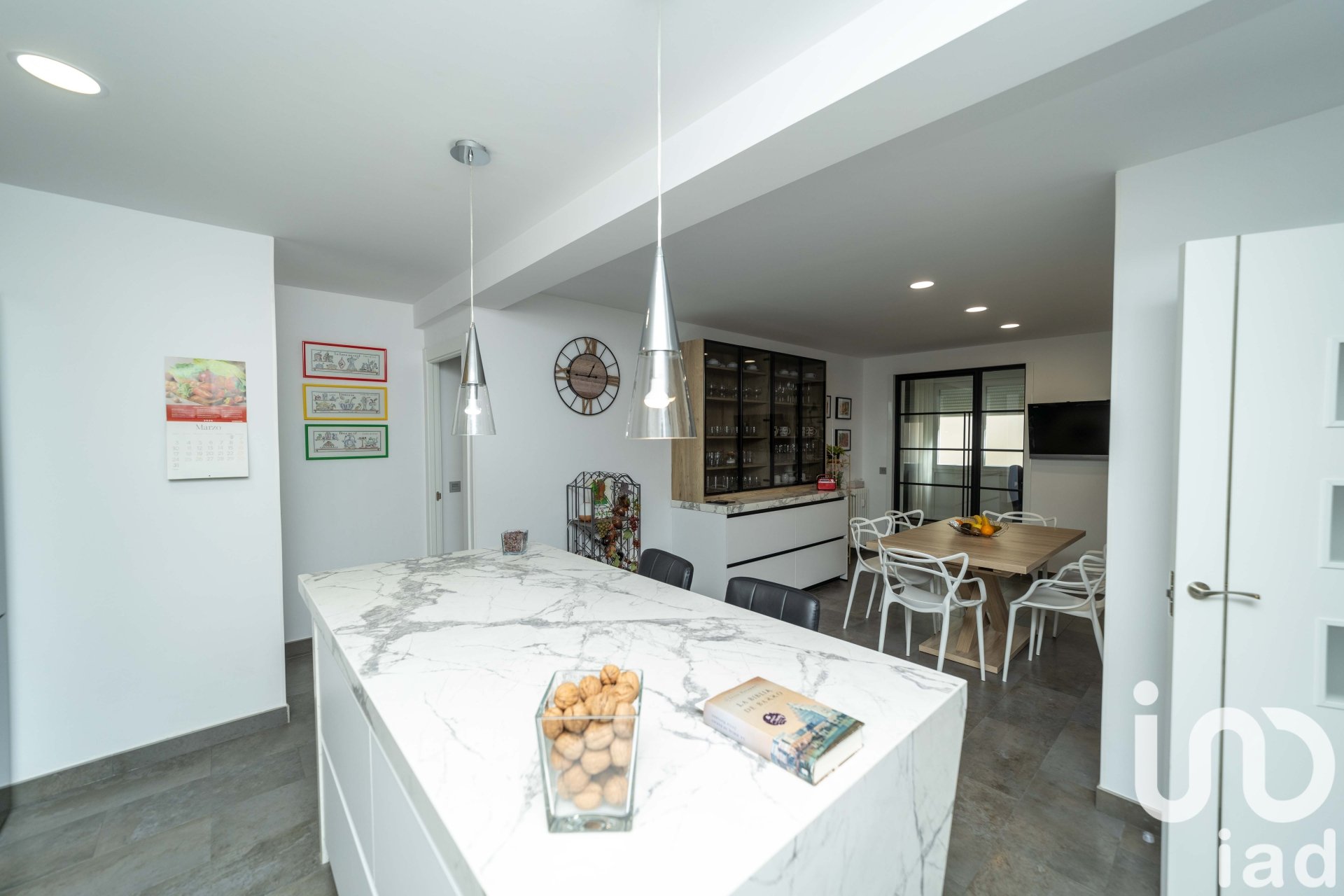 Apartamento en León, España 4 dormitorios, 220 m2 No. 153568