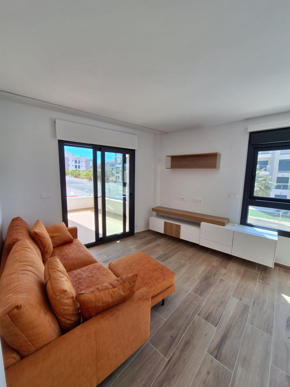 Appartamento a Villamartin, Alicante, Spagna 2 camere da letto, 85 mq. N° 165355