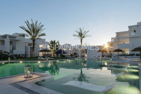 Kattohuoneisto Estepona, Malaga, Espanja 3 makuuhuonetta, 97 m2 No. 74482