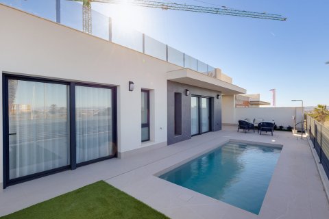Villa in Sunset Lake Views, Torrevieja, Alicante, Spagna 3 camere da letto, 141 mq. N° 155144