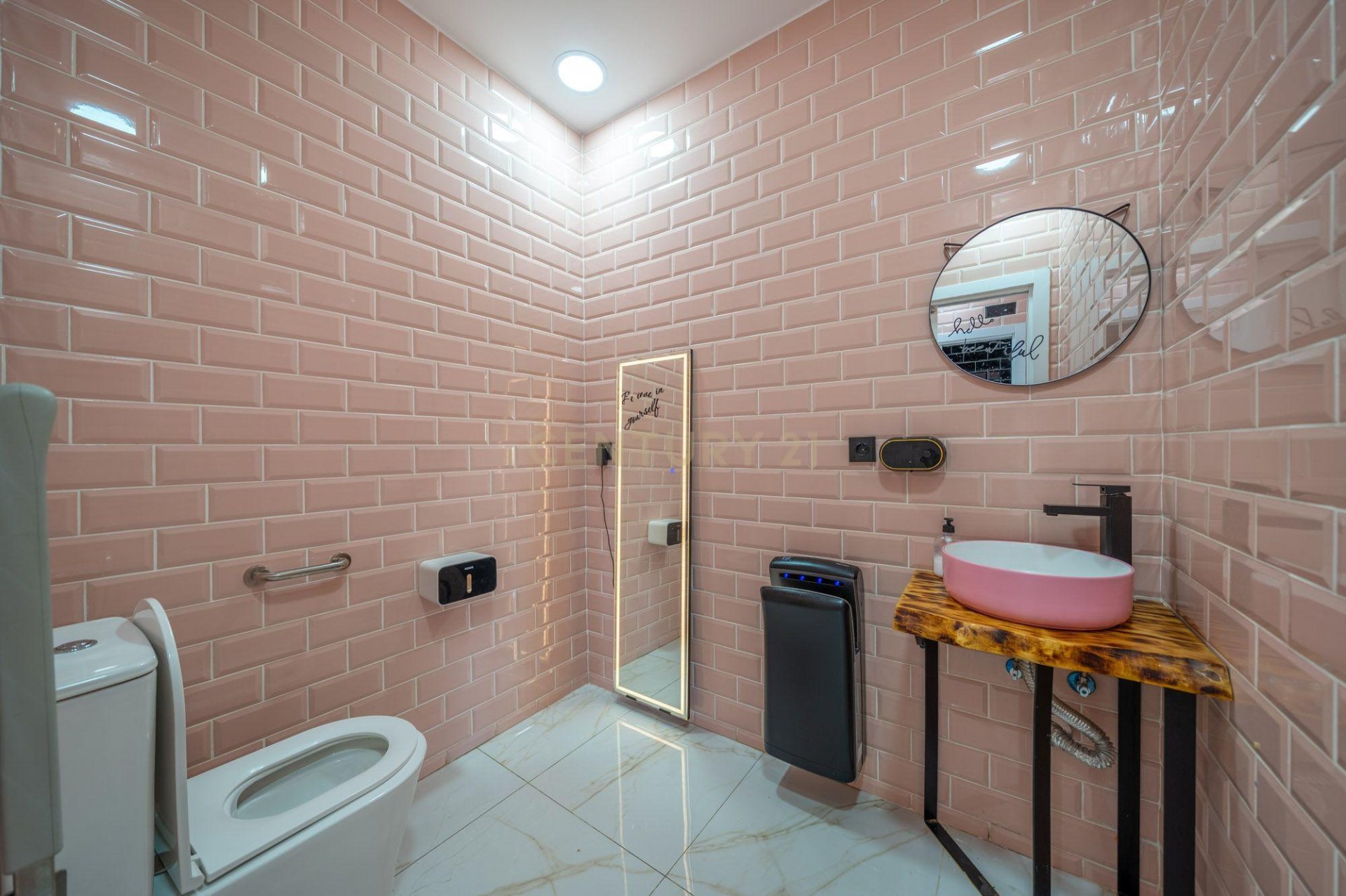 Propiedad comercial en Calella, Barcelona, España 252 m2 No. 166947