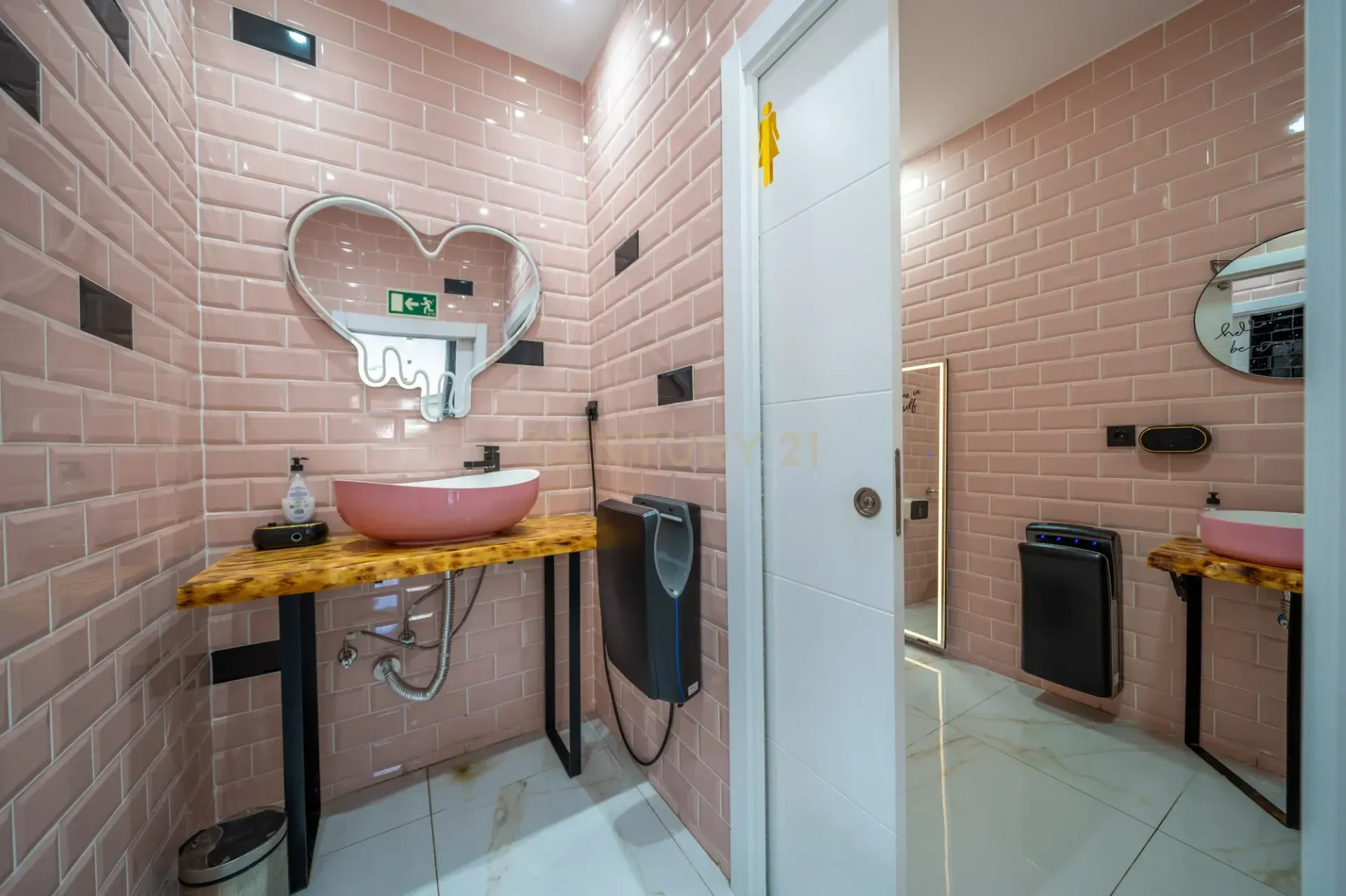 Propiedad comercial en Calella, Barcelona, España 252 m2 No. 166947