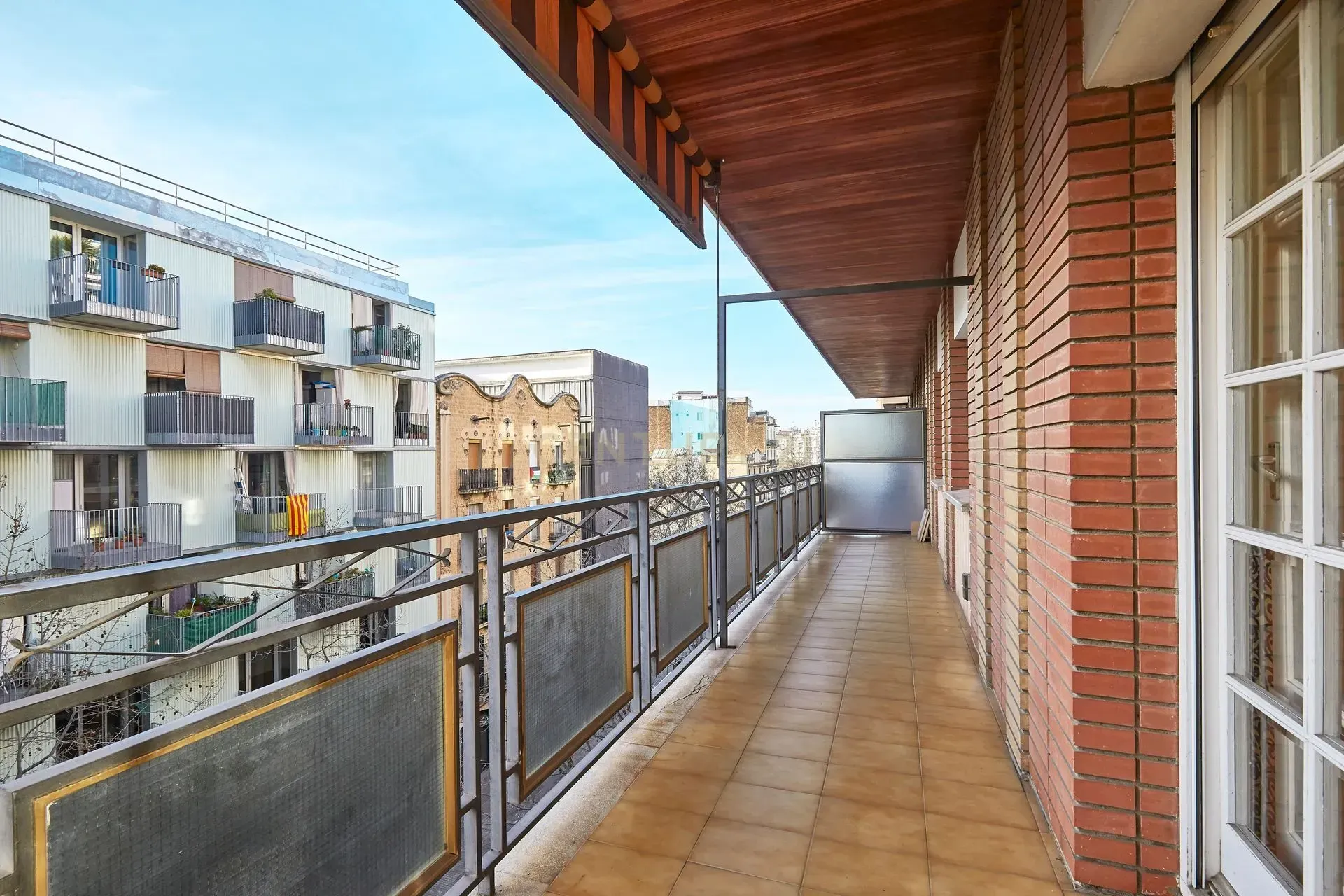 Apartament w Barcelona, Hiszpania 4 sypialnie, 134 mkw. nr 166944