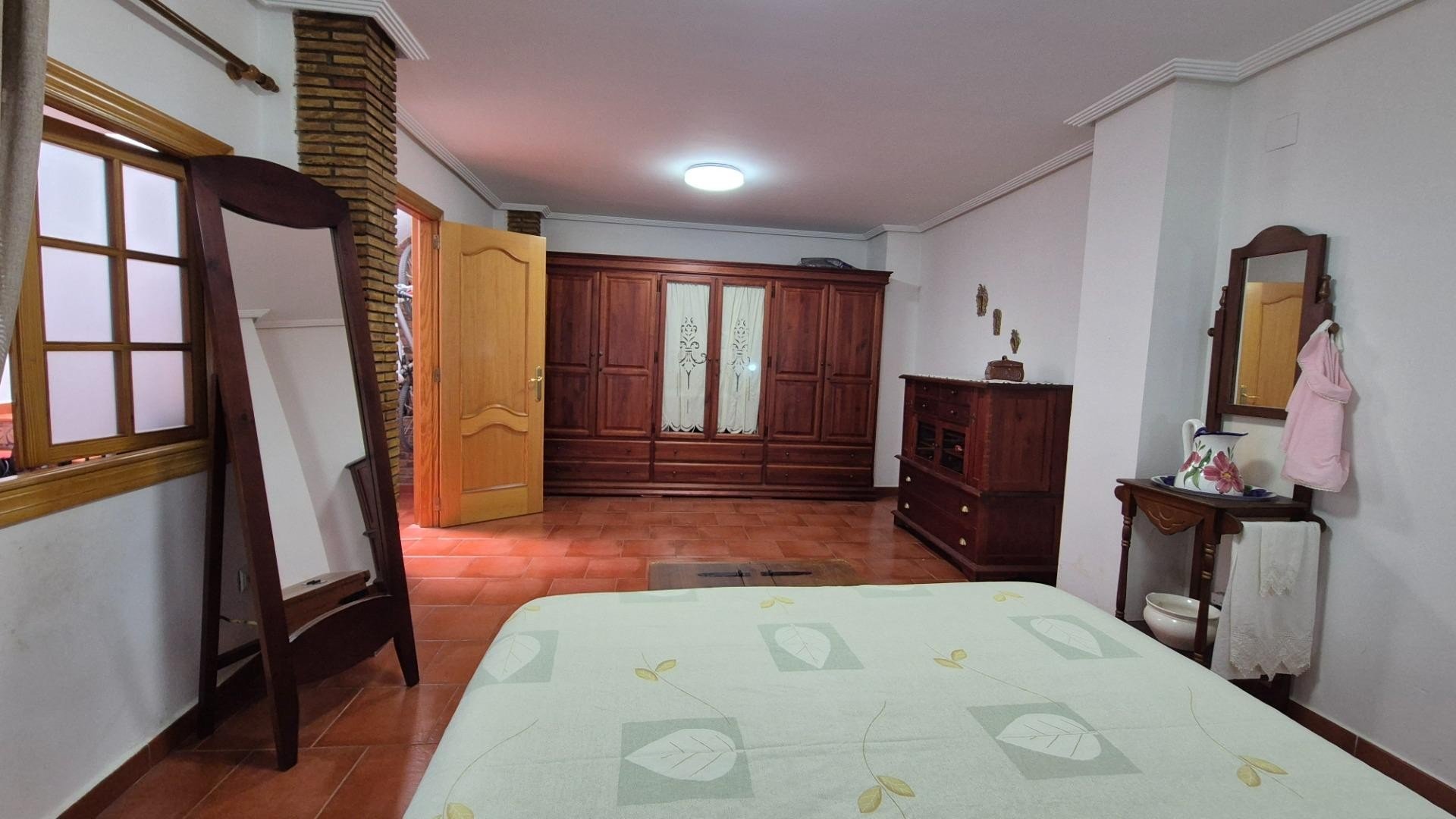 Lägenhet i Valencia, Spanien 3 sovrum, 150 kvm. Nr. 133309