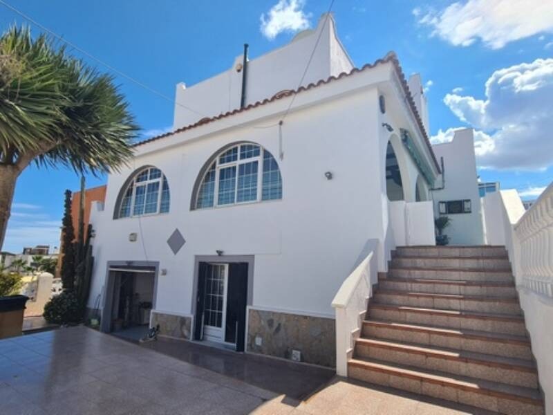 Villa in Urbanizacion Las Filipinas, Alicante, Spain 6 bedrooms, 289 sq.m. No. 133306