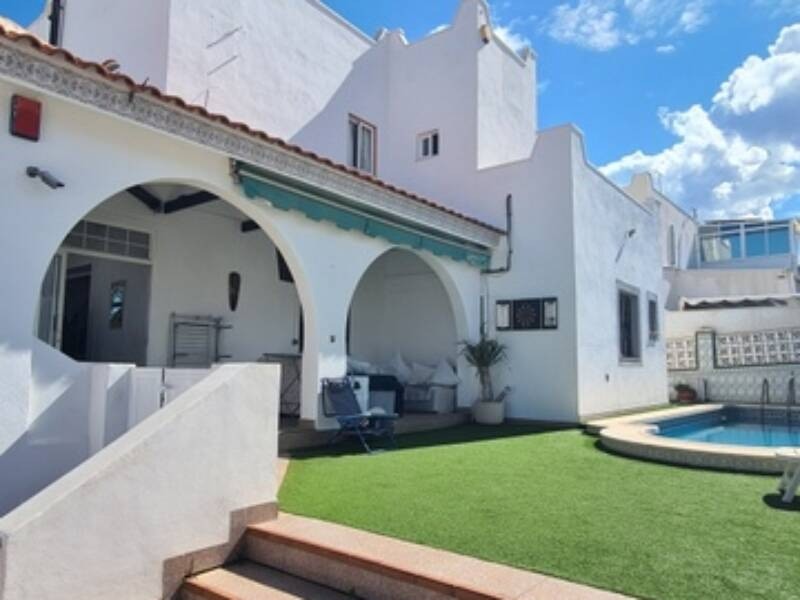 Villa in Urbanizacion Las Filipinas, Alicante, Spain 6 bedrooms, 289 sq.m. No. 133306