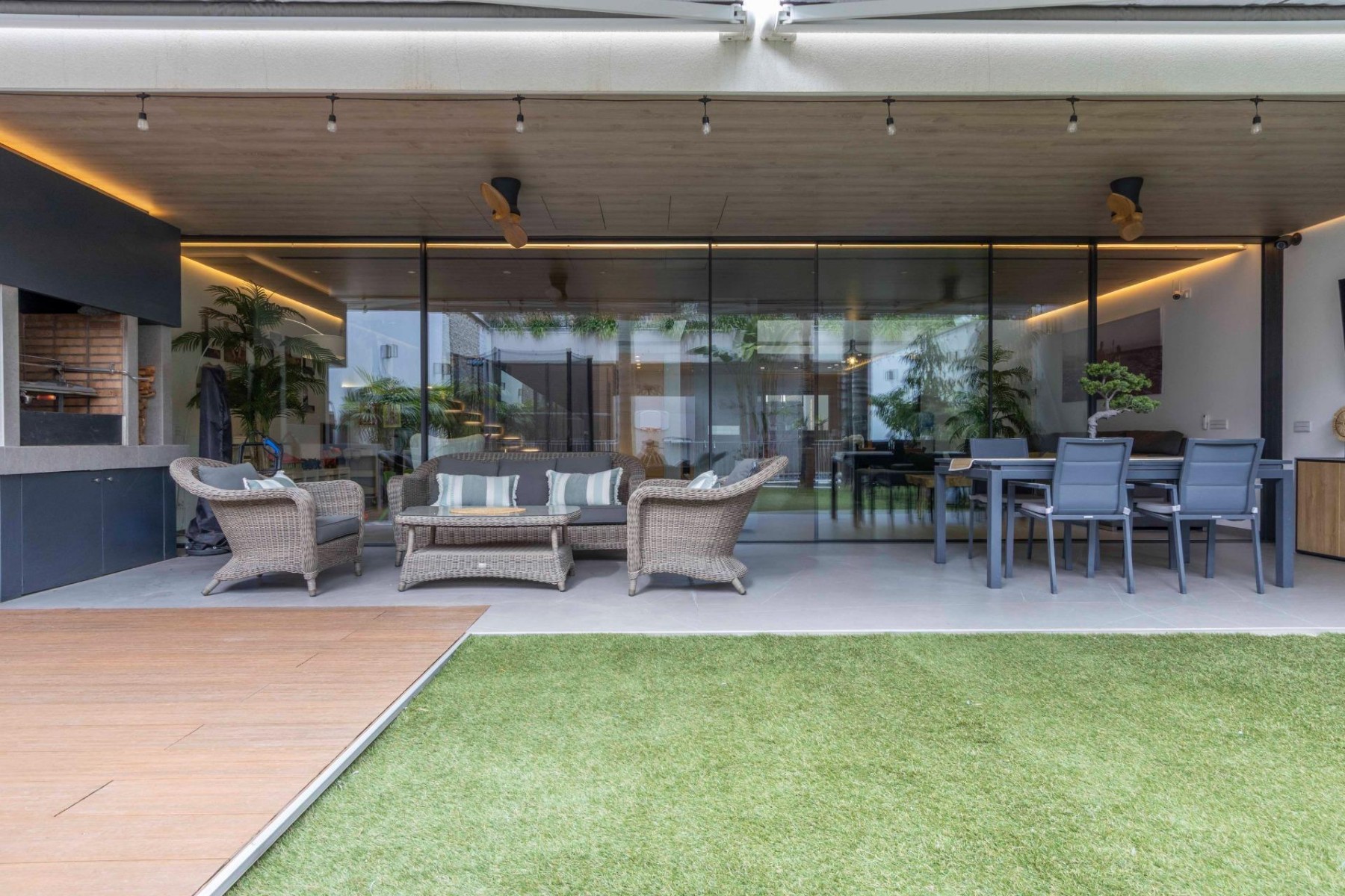 Villa in Valencia, Spanien 4 Schlafzimmer, 566 m2 Nr. 133312