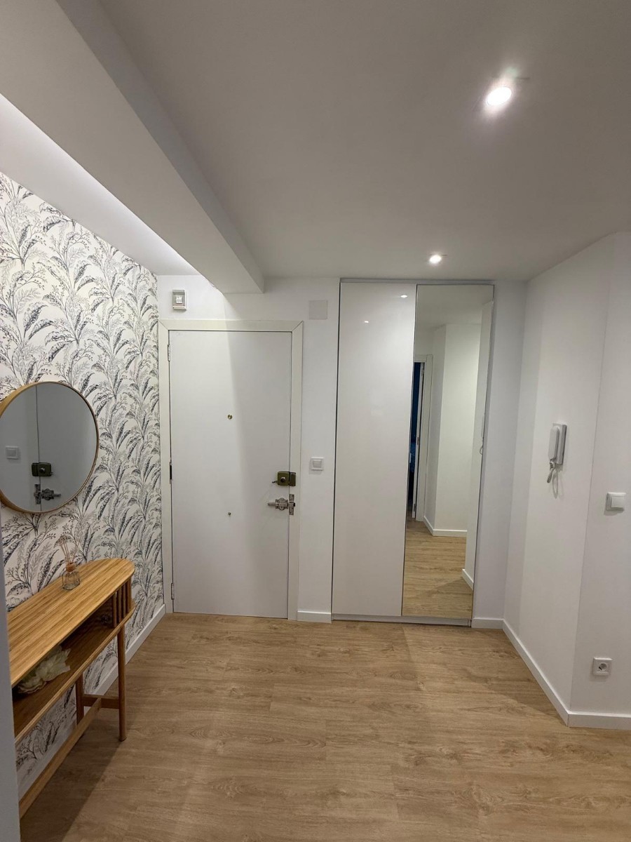 Apartment in Valencia, Spain 4 bedrooms, 102 sq.m. No. 133308