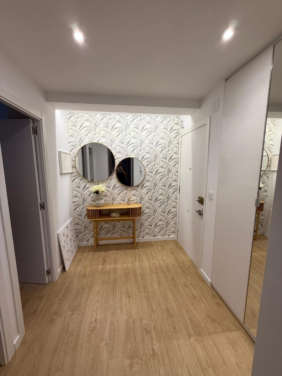 Apartment in Valencia, Spain 4 bedrooms, 102 sq.m. No. 133308