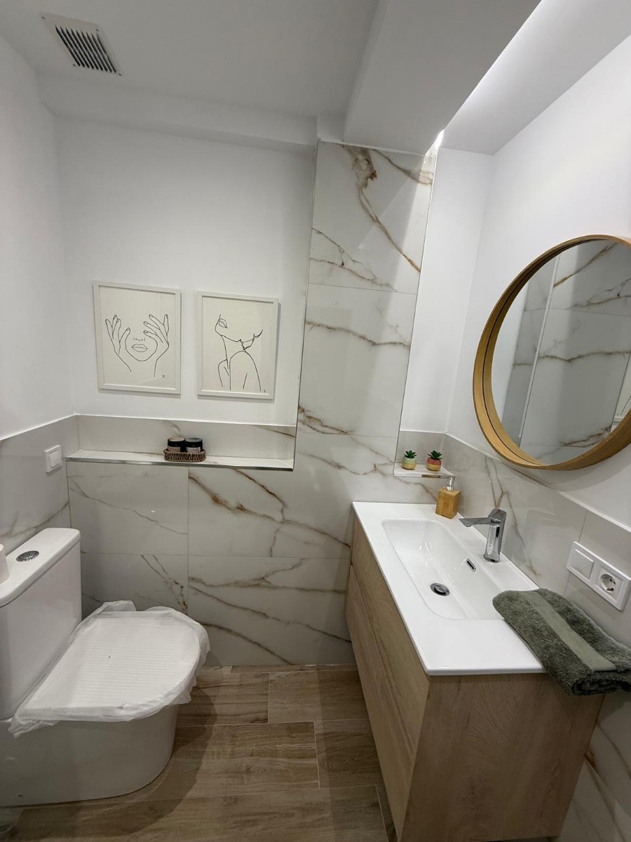 Apartment in Valencia, Spain 4 bedrooms, 102 sq.m. No. 133308