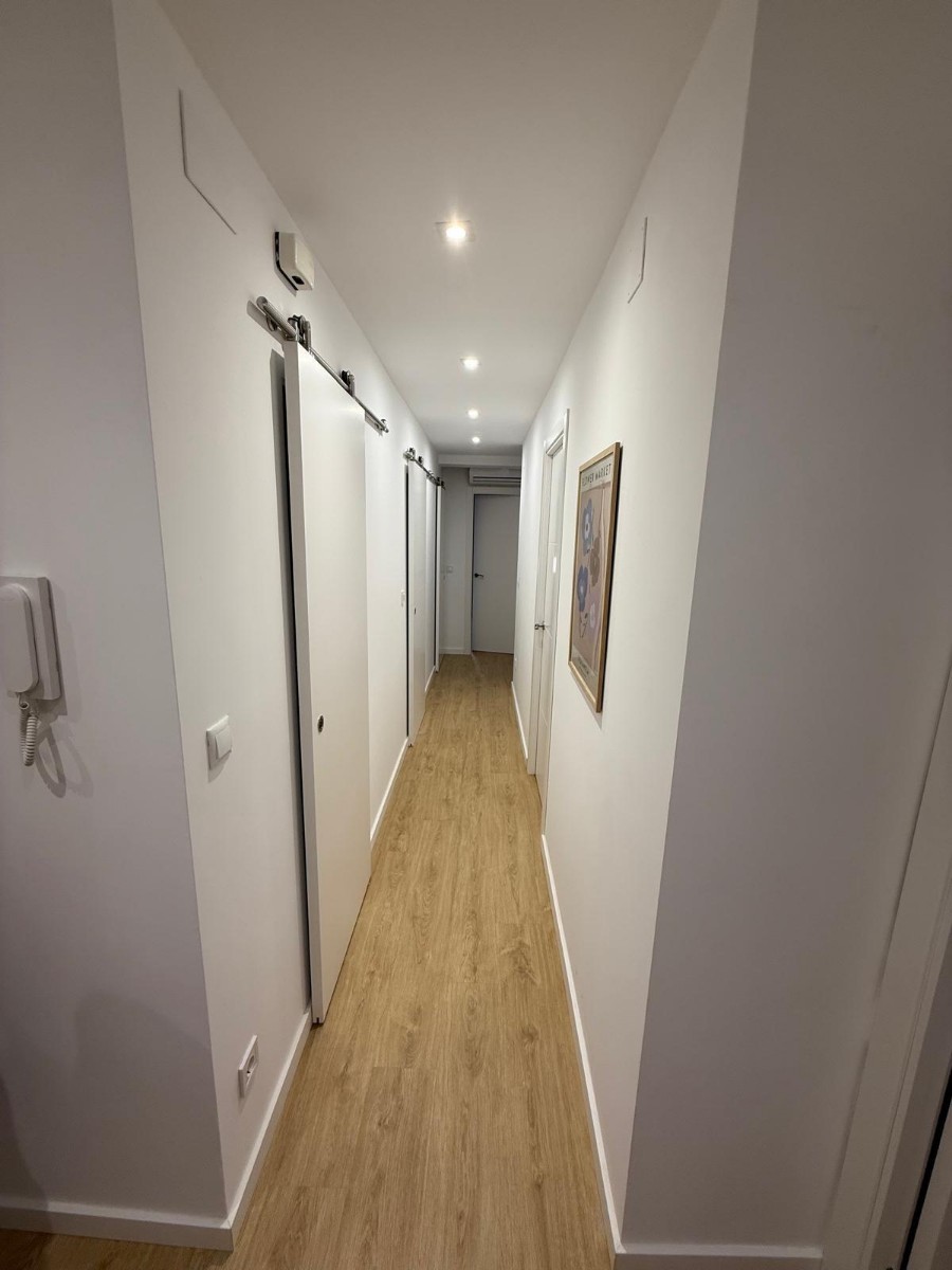 Apartment in Valencia, Spain 4 bedrooms, 102 sq.m. No. 133308