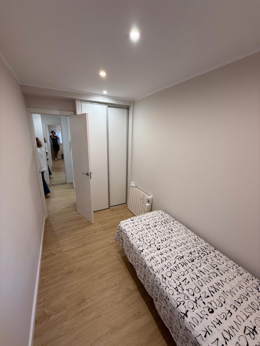 Apartment in Valencia, Spain 4 bedrooms, 102 sq.m. No. 133308