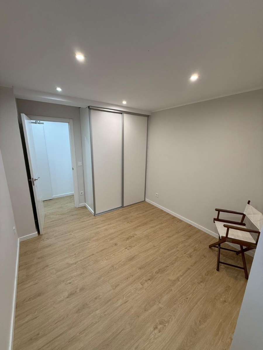 Apartment in Valencia, Spain 4 bedrooms, 102 sq.m. No. 133308