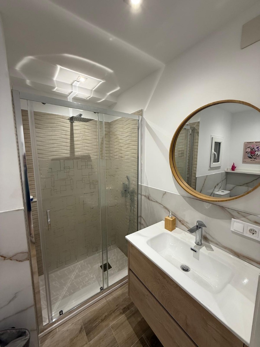 Apartment in Valencia, Spain 4 bedrooms, 102 sq.m. No. 133308