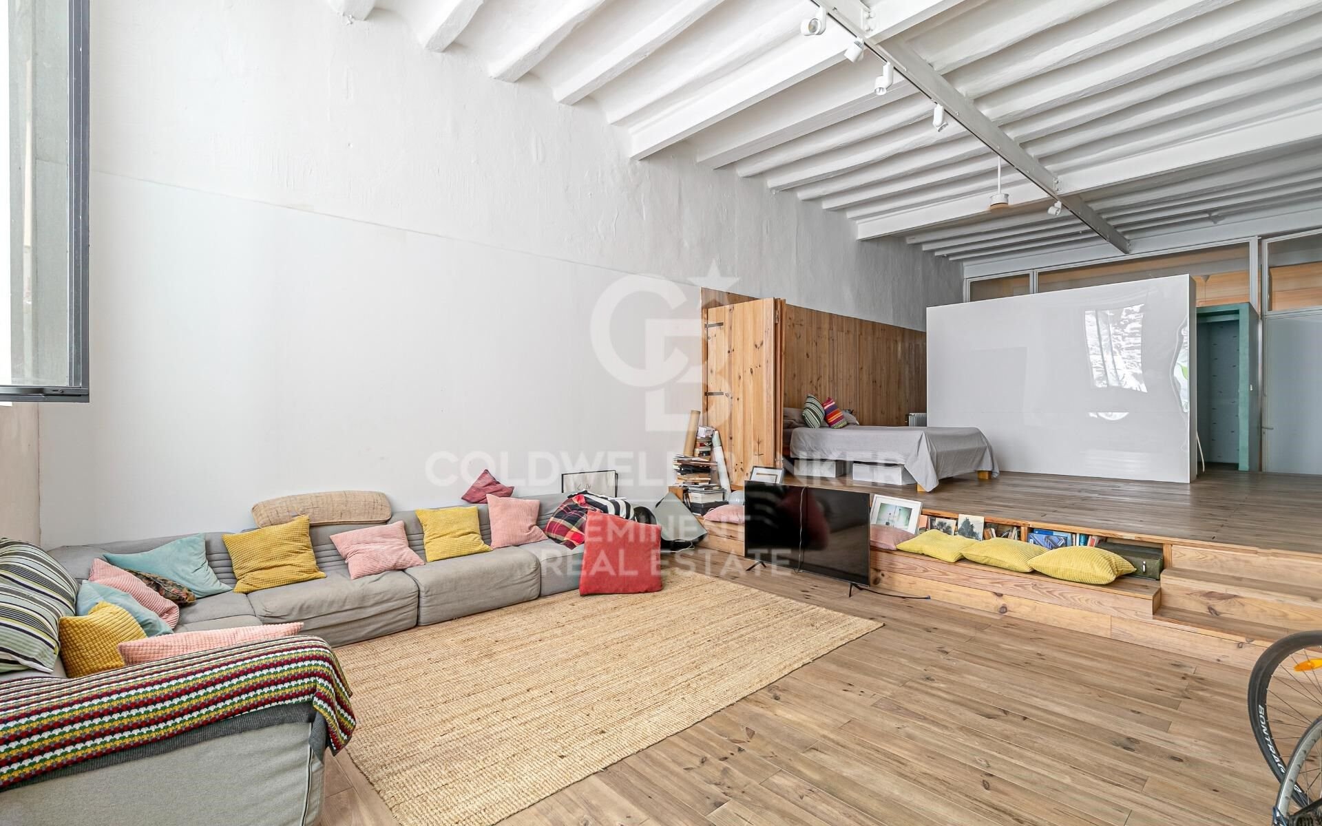 Apartamento en Barcelona, España 1 dormitorio, 174 m2 No. 157167