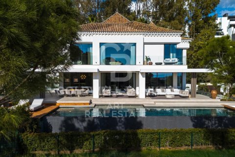 Villa a Benahavis, Malaga, Spagna 6 camere da letto, 771 mq. N° 157161