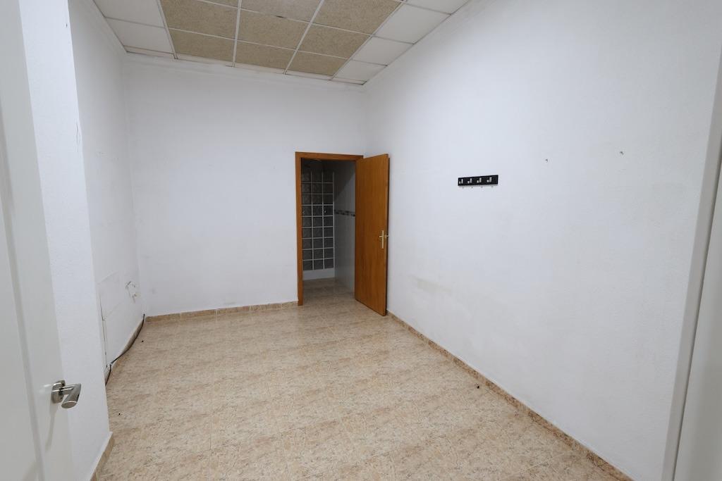 Komerciāls īpašums Torrevieja, Alicante, Spānijā 1 istaba, 100 m2 Nr. 183085