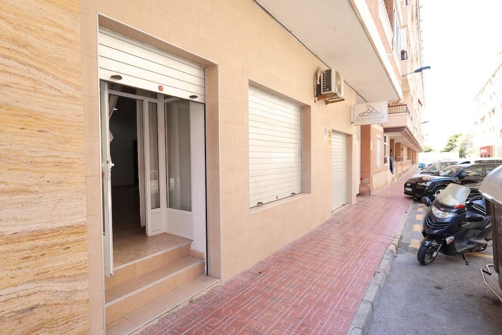 Komerciāls īpašums Torrevieja, Alicante, Spānijā 1 istaba, 100 m2 Nr. 183085