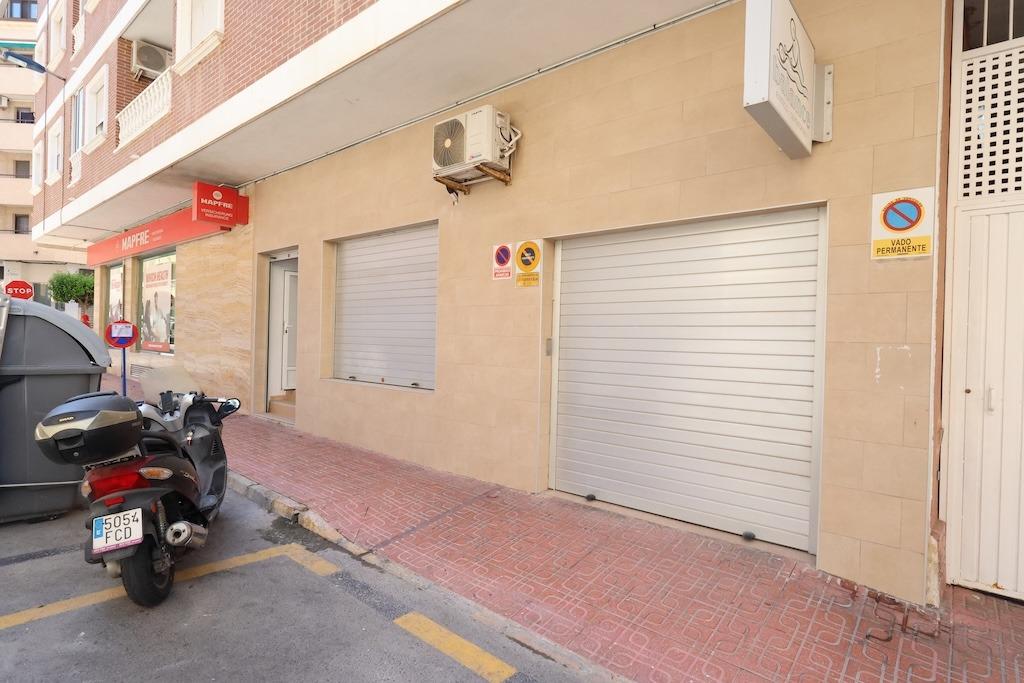 Komerciāls īpašums Torrevieja, Alicante, Spānijā 1 istaba, 100 m2 Nr. 183085