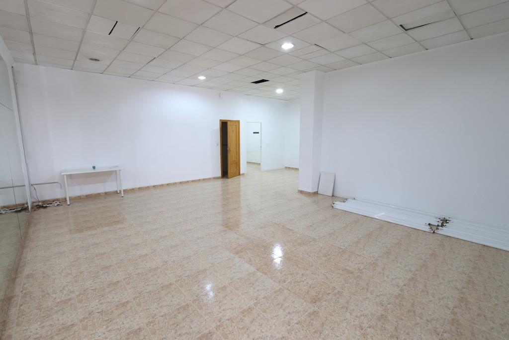 Komerciāls īpašums Torrevieja, Alicante, Spānijā 1 istaba, 100 m2 Nr. 183085