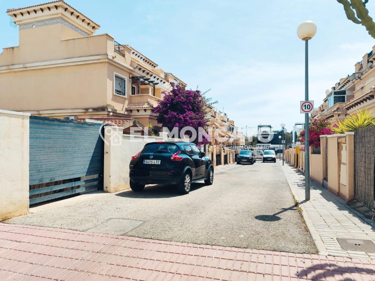 House in Alicante, Spain 3 bedrooms, 76 sq.m. No. 148994