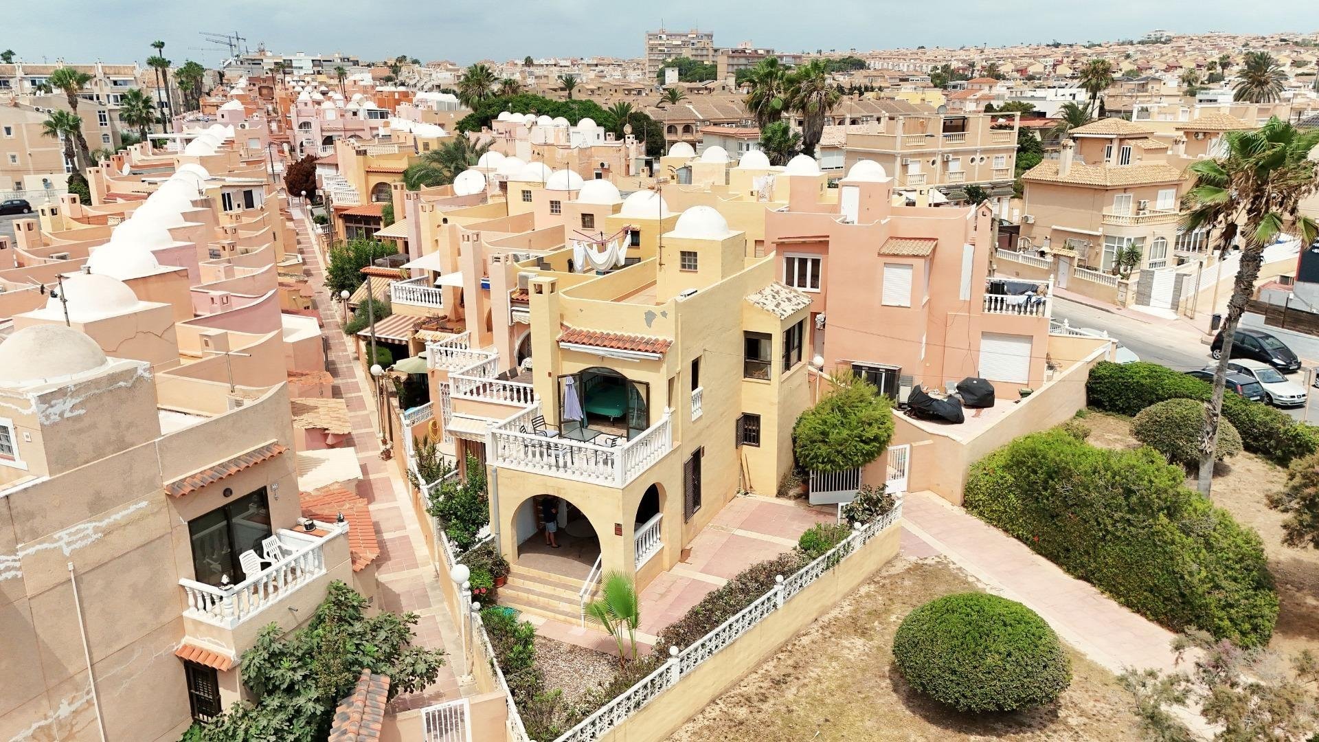 Talo Torrevieja, Alicante, Espanja 2 makuuhuonetta, 83 m2 No. 193362