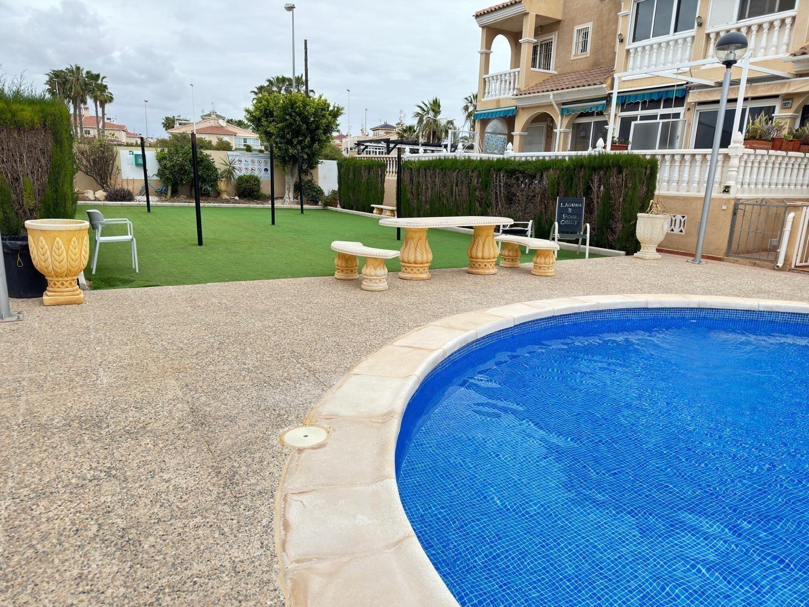 Villa a Playa Flamenca II, Alicante, Spagna 4 camere da letto, 191 mq. N° 191635