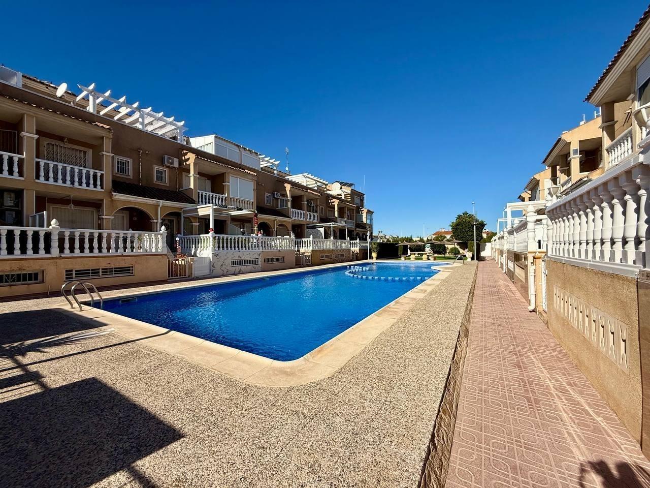 Villa a Playa Flamenca II, Alicante, Spagna 4 camere da letto, 191 mq. N° 191635